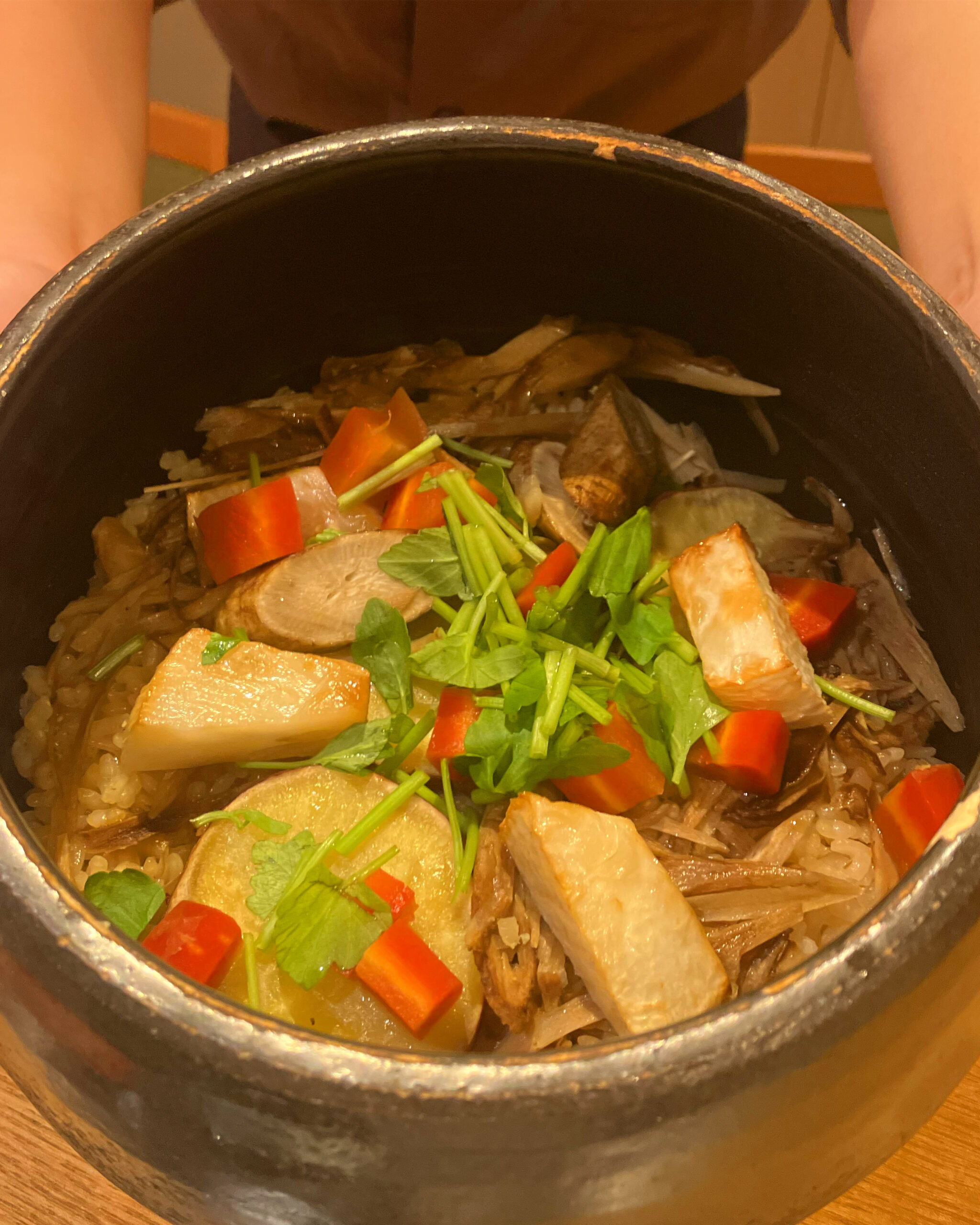 土鍋で炊いた炊き込みご飯