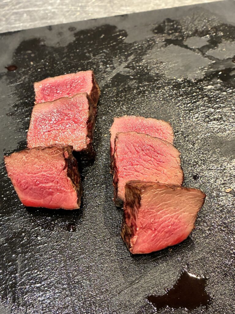 赤身ステーキの断面